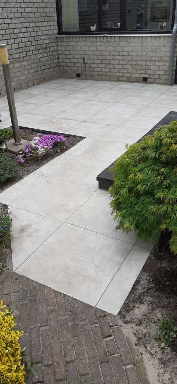 Modern en Rustgevend Tuinontwerp