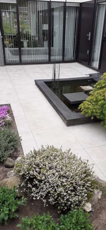 Modern en Rustgevend Tuinontwerp