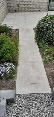 Modern en Rustgevend Tuinontwerp