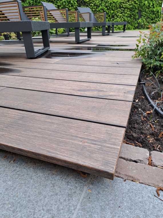 Rustgevende Tuin met Luxe Zwembad